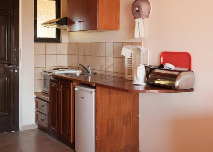 Canal D' By Estia Sidárion